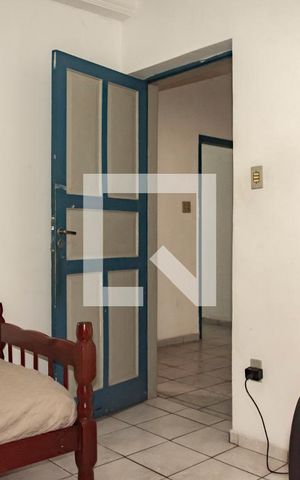 Casa à venda com 250m², 6 quartos e 3 vagas Casa à venda com 250m², 6 quartos e 3 vagasQuarto 2