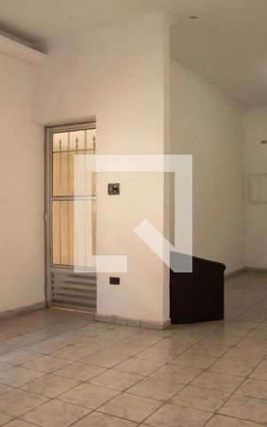 Casa à venda com 250m², 6 quartos e 3 vagas Casa à venda com 250m², 6 quartos e 3 vagasSala