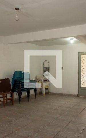 Casa à venda com 250m², 6 quartos e 3 vagas Casa à venda com 250m², 6 quartos e 3 vagasÁrea Externa
