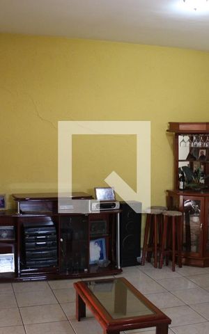 Casa à venda com 360m², 3 quartos e 2 vagasSala