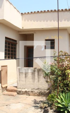 Casa à venda com 360m², 3 quartos e 2 vagasQuintal
