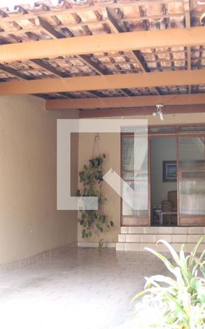 Casa à venda com 360m², 3 quartos e 2 vagasQuintal