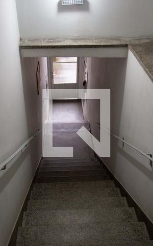 Studio à venda com 35m², 1 quarto e sem vaga Studio à venda com 35m², 1 quarto e sem vagaEscada