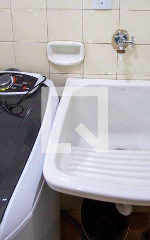 Studio à venda com 35m², 1 quarto e sem vaga Studio à venda com 35m², 1 quarto e sem vagaBanheiro/Area de Serviço