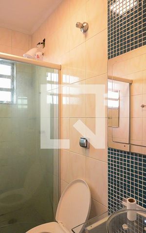 Casa à venda com 150m², 4 quartos e 2 vagas Casa à venda com 150m², 4 quartos e 2 vagasBanheiro Social