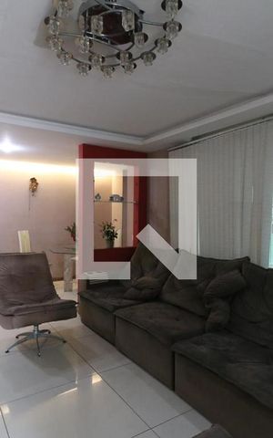 Casa à venda com 466m², 4 quartos e 12 vagas Casa à venda com 466m², 4 quartos e 12 vagasSala