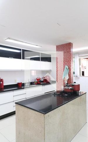Casa à venda com 466m², 4 quartos e 12 vagas Casa à venda com 466m², 4 quartos e 12 vagasCozinha