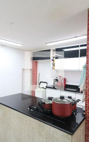 Casa à venda com 466m², 4 quartos e 12 vagas Casa à venda com 466m², 4 quartos e 12 vagasCozinha