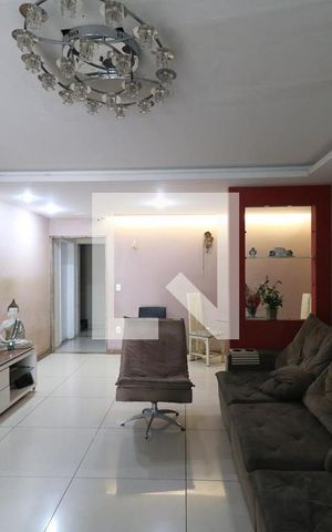 Casa à venda com 466m², 4 quartos e 12 vagas Casa à venda com 466m², 4 quartos e 12 vagasSala