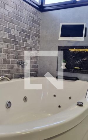 Casa de condomínio à venda com 376m², 3 quartos e 6 vagas Casa de condomínio à venda com 376m², 3 quartos e 6 vagasBanheiro