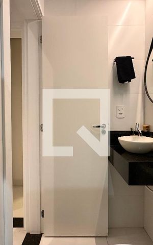 Apartamento à venda com 82m², 2 quartos e 1 vaga Apartamento à venda com 82m², 2 quartos e 1 vagaBanheiro