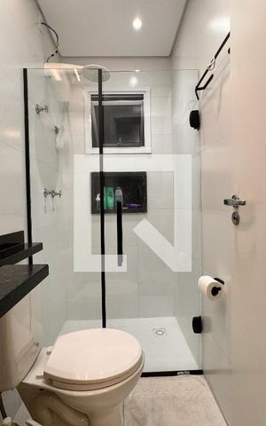 Apartamento à venda com 82m², 2 quartos e 1 vaga Apartamento à venda com 82m², 2 quartos e 1 vagaBanheiro da Suíte