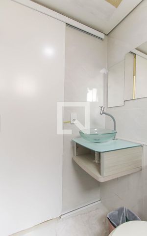 Apartamento à venda com 50m², 2 quartos e 1 vaga Apartamento à venda com 50m², 2 quartos e 1 vagaBanheiro