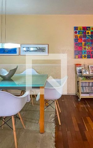 Apartamento à venda com 117m², 3 quartos e 1 vaga Apartamento à venda com 117m², 3 quartos e 1 vagaSala