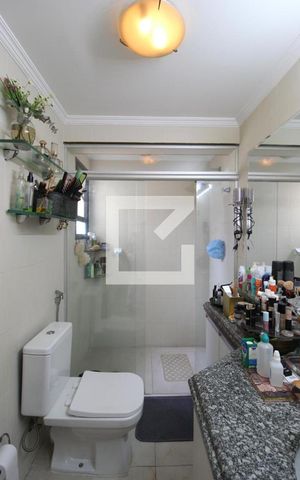 Apartamento à venda com 196m², 4 quartos e 3 vagasBanheiro da Suíte 2
