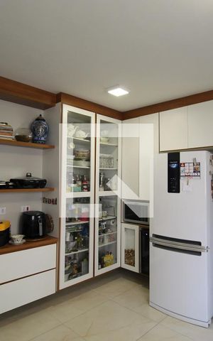 Apartamento à venda com 196m², 4 quartos e 3 vagasCozinha