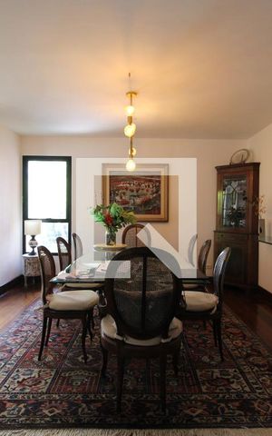 Apartamento à venda com 196m², 4 quartos e 3 vagasSala