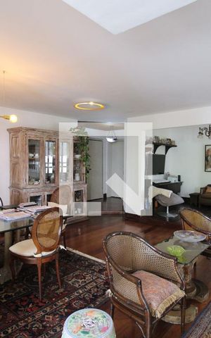 Apartamento à venda com 196m², 4 quartos e 3 vagasSala