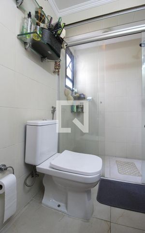 Apartamento à venda com 196m², 4 quartos e 3 vagasBanheiro da Suíte 2