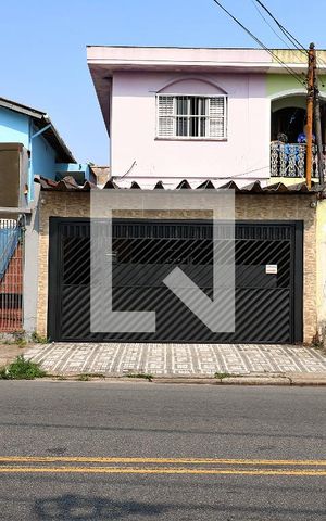 Casa à venda com 165m², 3 quartos e 2 vagasFachada