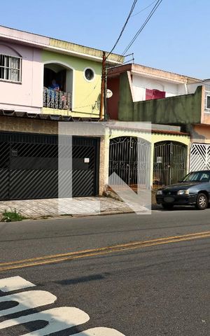 Casa à venda com 165m², 3 quartos e 2 vagasFachada