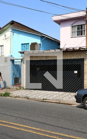 Casa à venda com 165m², 3 quartos e 2 vagasFachada