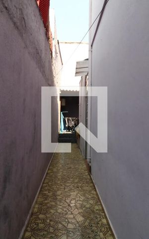 Casa à venda com 165m², 3 quartos e 2 vagasCorredor Externo