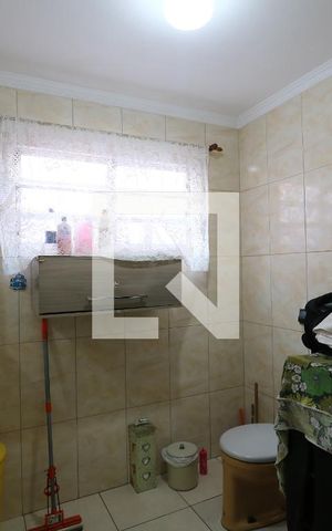 Casa à venda com 165m², 3 quartos e 2 vagasBanheiro 1