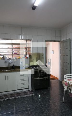 Casa à venda com 165m², 3 quartos e 2 vagasCozinha