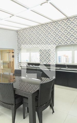 Apartamento à venda com 234m², 4 quartos e 3 vagas Apartamento à venda com 234m², 4 quartos e 3 vagasÁrea Gourmet