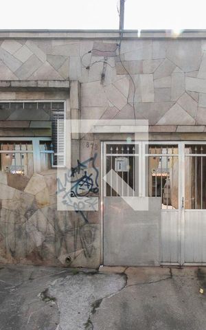 Casa à venda com 96m², 2 quartos e 1 vaga Casa à venda com 96m², 2 quartos e 1 vagaFachada