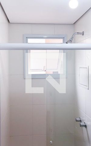 Apartamento para alugar com 45m², 2 quartos e sem vaga Apartamento para alugar com 45m², 2 quartos e sem vagaBanheiro Social