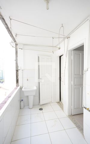 Apartamento para alugar com 137m², 3 quartos e 1 vagaÁrea de Serviço
