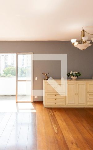 Apartamento para alugar com 146m², 4 quartos e 3 vagas Apartamento para alugar com 146m², 4 quartos e 3 vagasSala