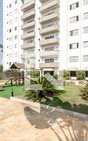Apartamento para alugar com 146m², 4 quartos e 3 vagas Apartamento para alugar com 146m², 4 quartos e 3 vagasÁrea Comum