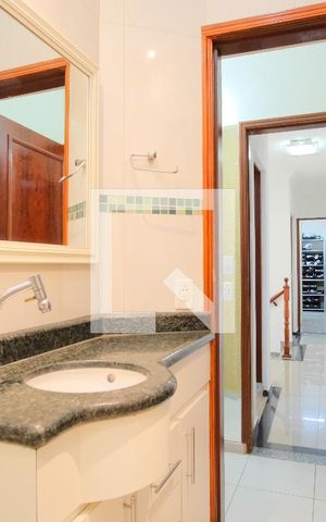 Casa à venda com 180m², 3 quartos e 2 vagasBanheiro da Suíte