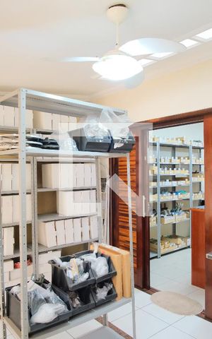 Casa à venda com 180m², 3 quartos e 2 vagasSuíte