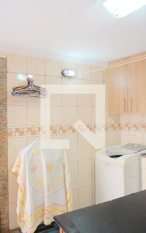 Casa à venda com 180m², 3 quartos e 2 vagasLavanderia