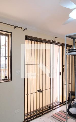 Casa à venda com 180m², 3 quartos e 2 vagasSuíte
