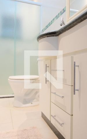 Casa à venda com 180m², 3 quartos e 2 vagasBanheiro da Suíte