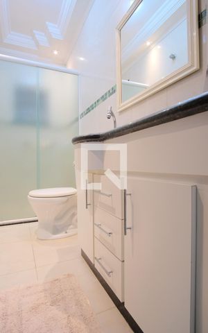 Casa à venda com 180m², 3 quartos e 2 vagasBanheiro da Suíte