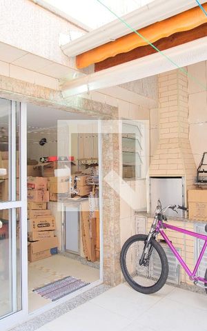 Casa à venda com 180m², 3 quartos e 2 vagasQuintal