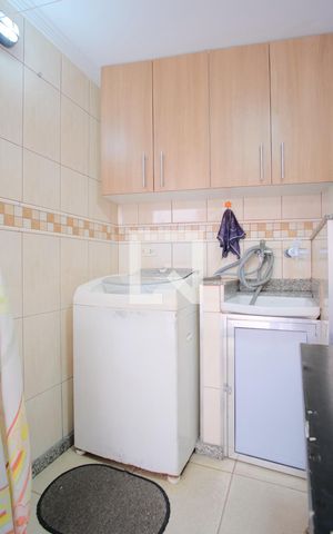 Casa à venda com 180m², 3 quartos e 2 vagasLavanderia