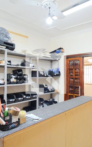 Casa à venda com 180m², 3 quartos e 2 vagasSuíte