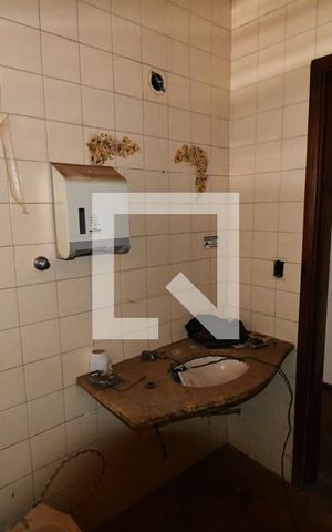 Casa à venda com 450m², 3 quartos e 4 vagasBanheiro Suíte 3