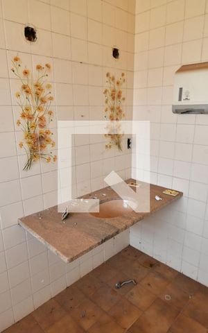 Casa à venda com 450m², 3 quartos e 4 vagasBanheiro Suíte 1