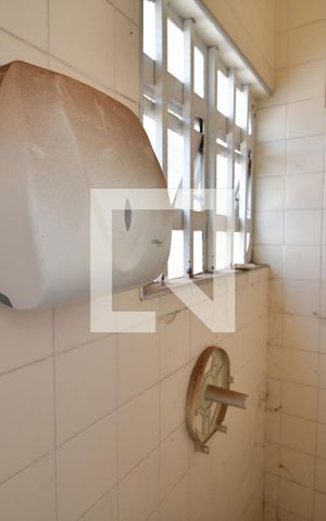 Casa à venda com 450m², 3 quartos e 4 vagasBanheiro de Serviço - Detalhe