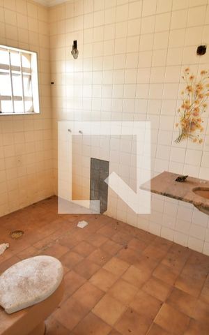 Casa à venda com 450m², 3 quartos e 4 vagasBanheiro Suíte 1