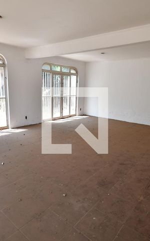 Casa à venda com 450m², 3 quartos e 4 vagasSala 1