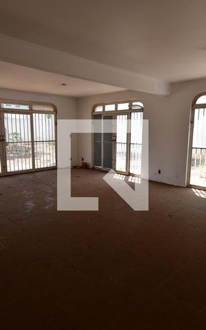 Casa à venda com 450m², 3 quartos e 4 vagasSala 1